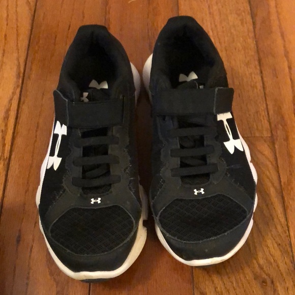 Under Armour Other - Under armor sneakers